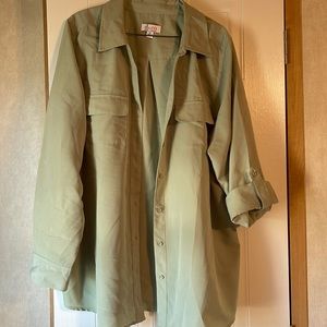 D&co Mint Green button down long or 3/4 sleeve Blouse